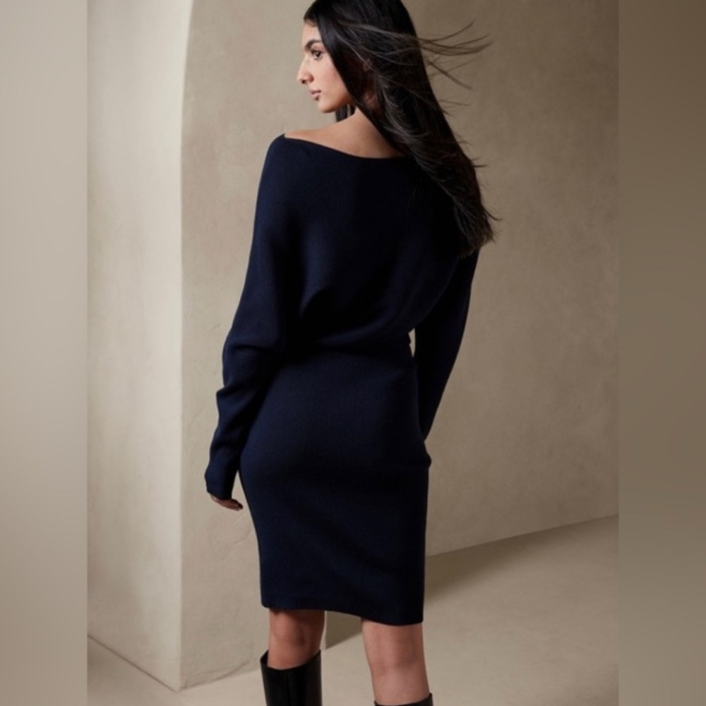Lenzing Ecovero Serene Sweater dress in black
